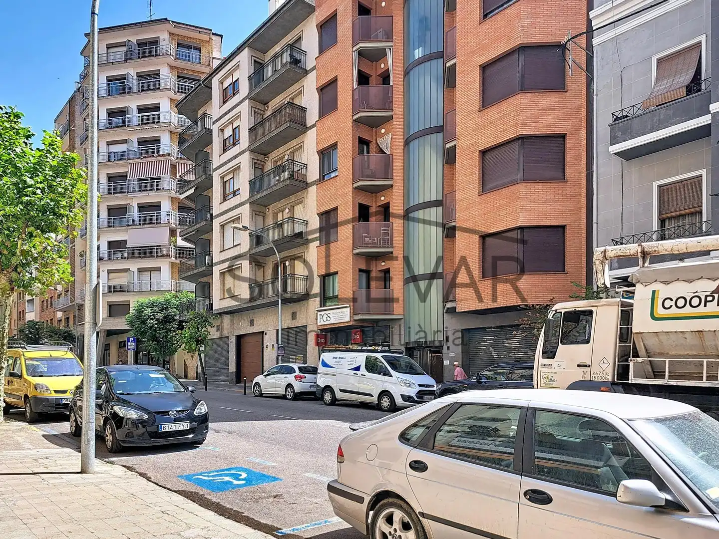 Vista exterior de Local de lloguer en Tremp
