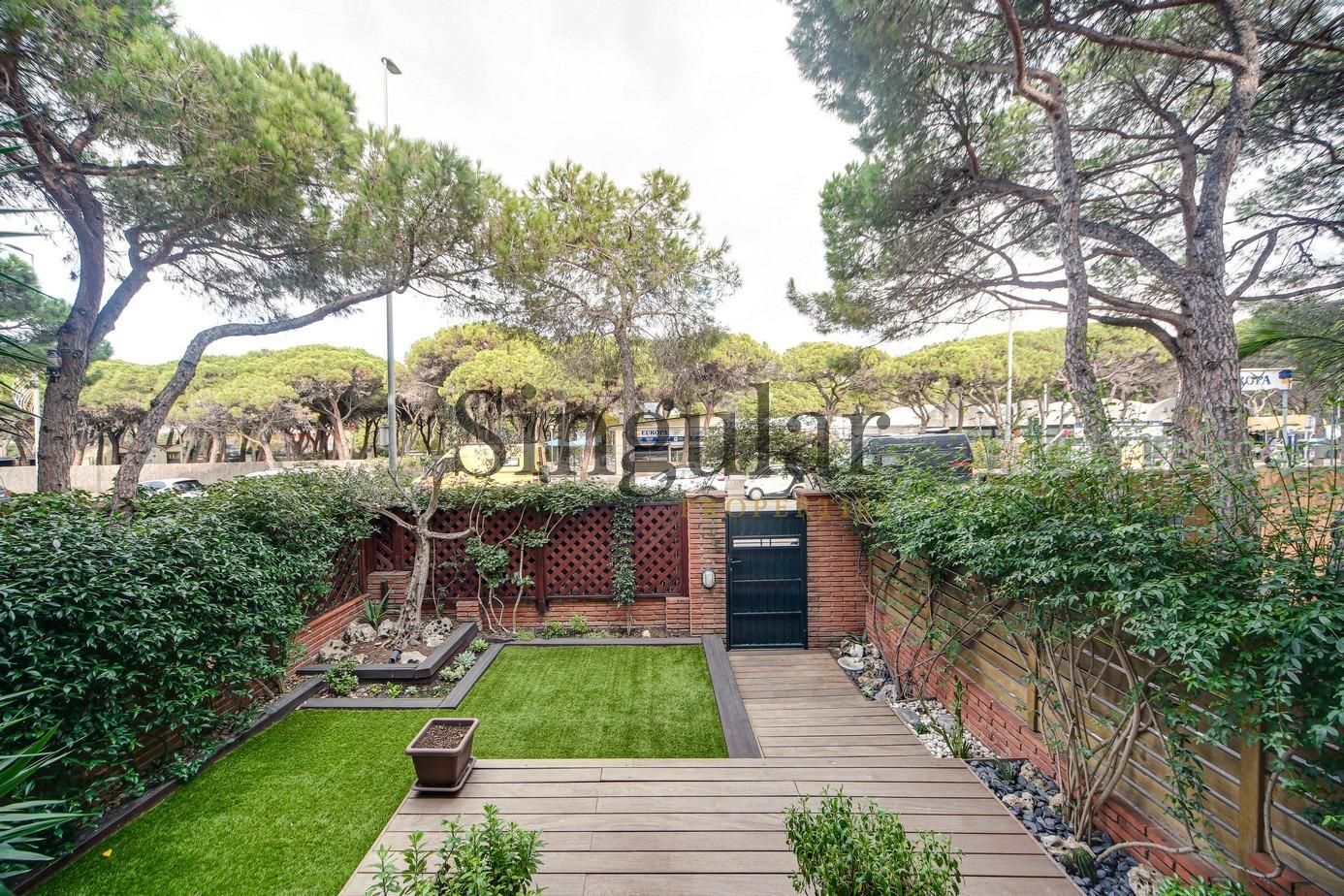 Garden of Single-family semi-detached for sale in Gavà  with Air Conditioner, Heating and Private garden