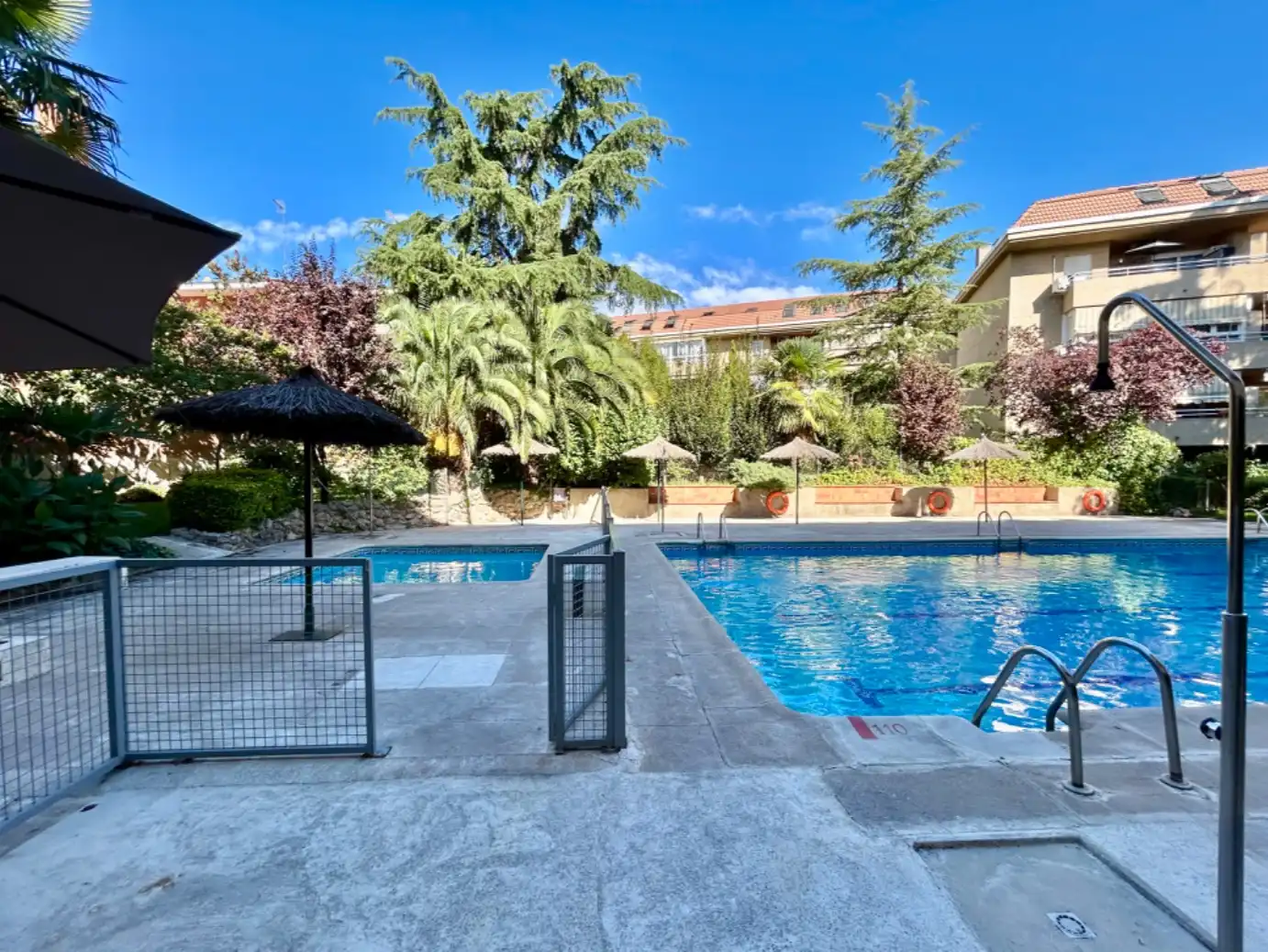 Swimming pool of Flat for sale in Galapagar  with Air Conditioner, Heating and Parquet flooring