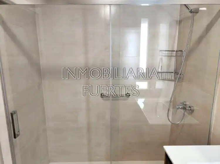 Flat for rent in Calle Demetrio de los Ríos, Las Ventas