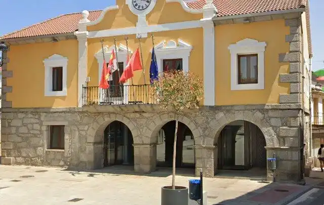 Vista exterior de Casa adosada en venda en Sotillo de la Adrada