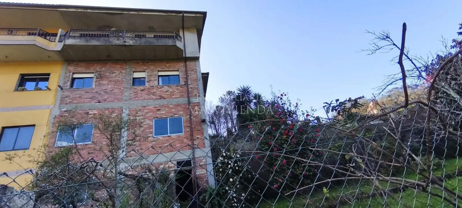 Detached homes for sale in Arrufana (Da)-Louredo, Mos