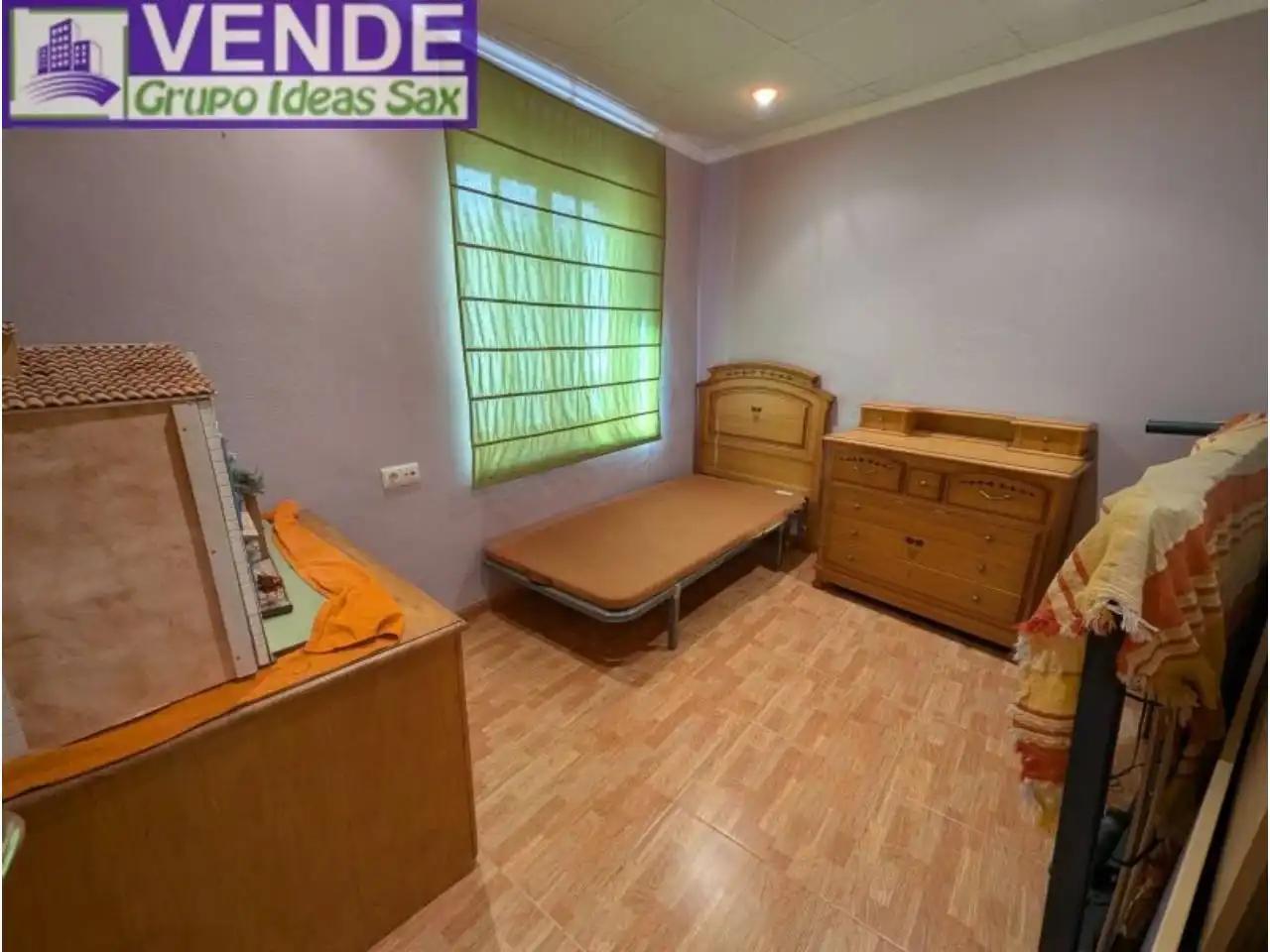 Casa adosada en venta en Sax con Terraza