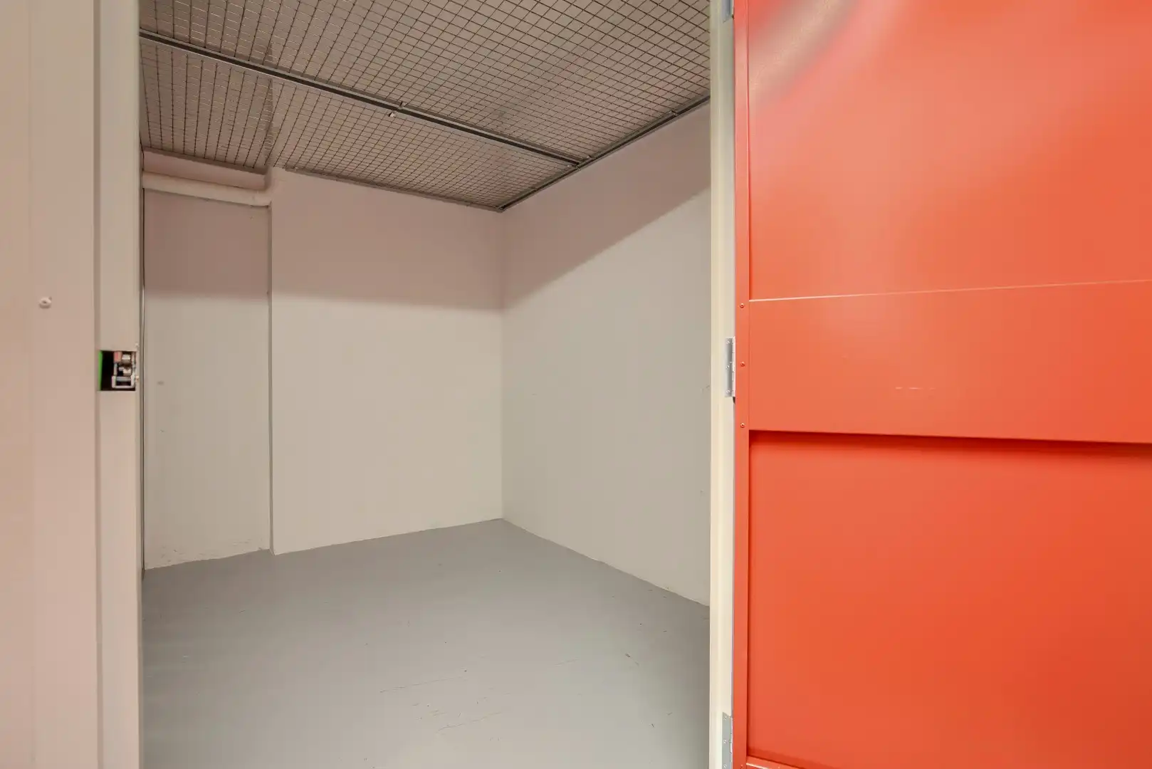 Storage room for rent in Madrid  with Alarm