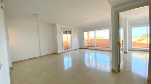Foto 2 de Piso en venta en Calahonda, Mijas