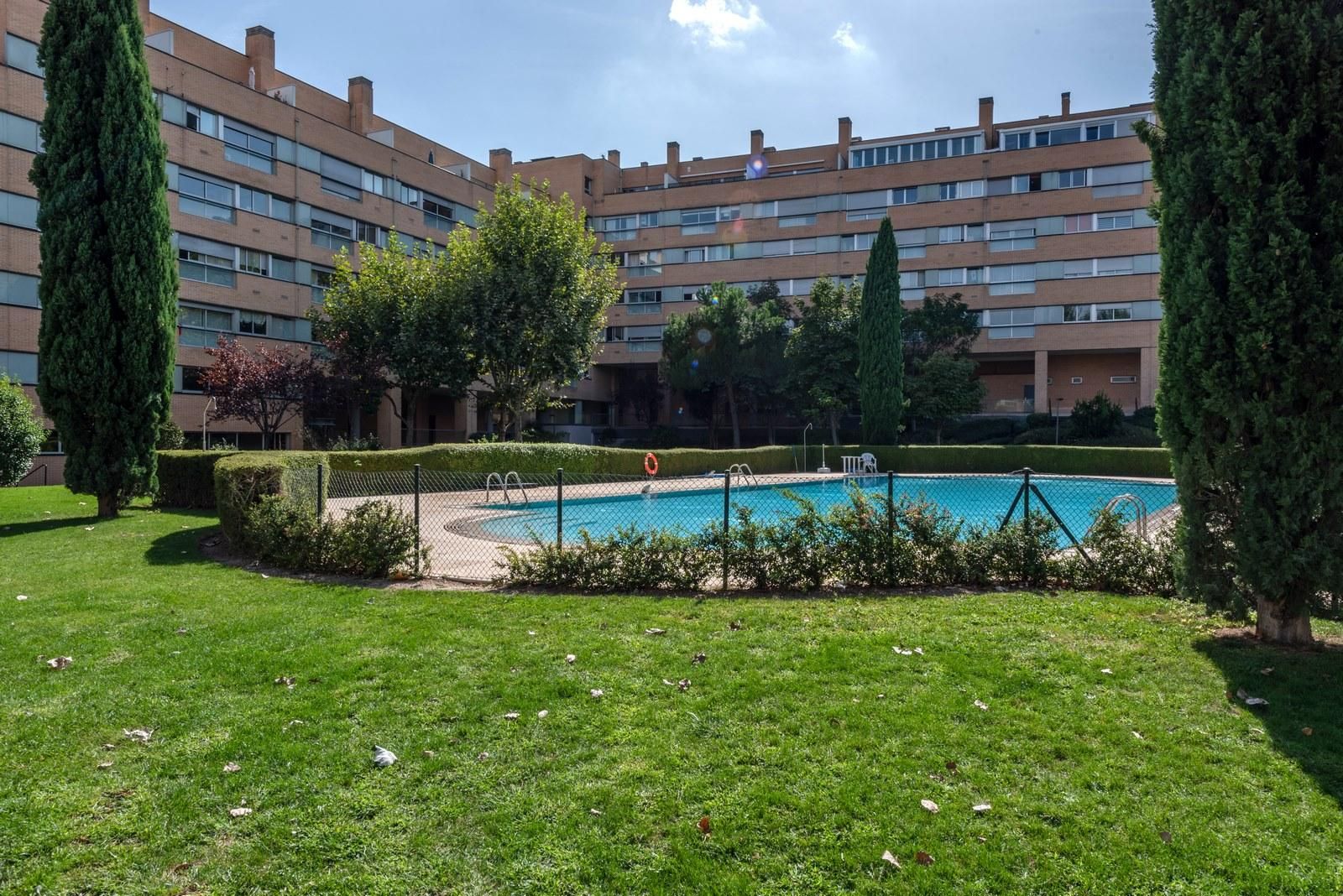 Piscina de Piso de alquiler en  Madrid Capital con Parquet y Trastero