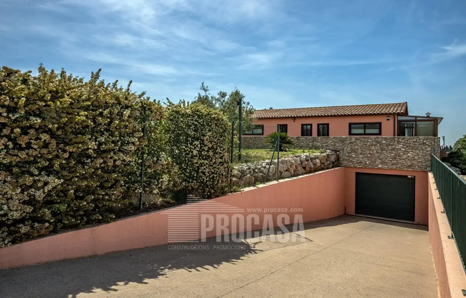 Exterior view of Houses for sale in Masarac i Vilarnadal  with Air Conditioner, Storage room and Swimming Pool
