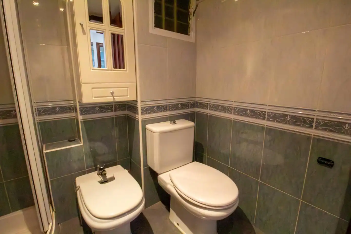 Bathroom of Flat for rent in Valencia  with Air Conditioner and Furnished