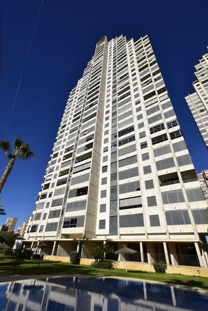 Vista exterior de Apartamento en venta en Benidorm con Aire acondicionado, Calefacción y Jardín privado