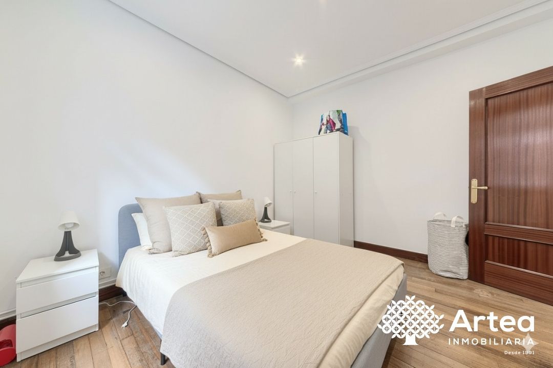 Dormitori de Pis en venda en Bilbao  amb Calefacció i Moblat