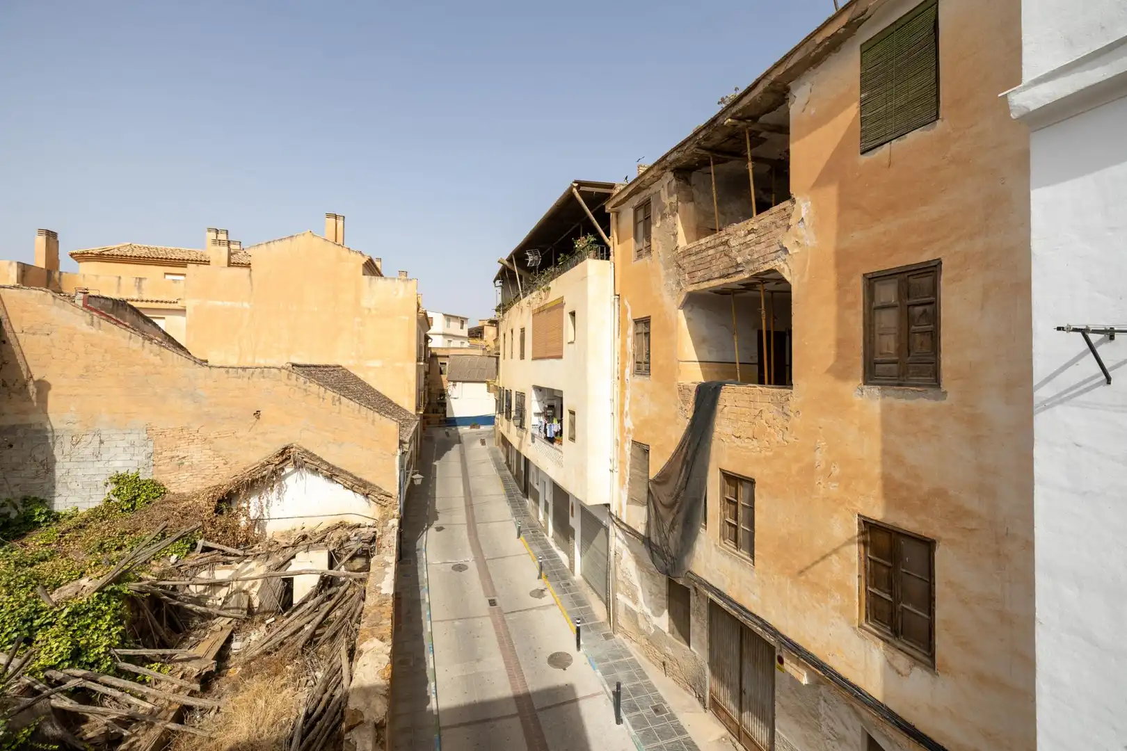 Vista exterior de Edificio en venta en Lanjarón