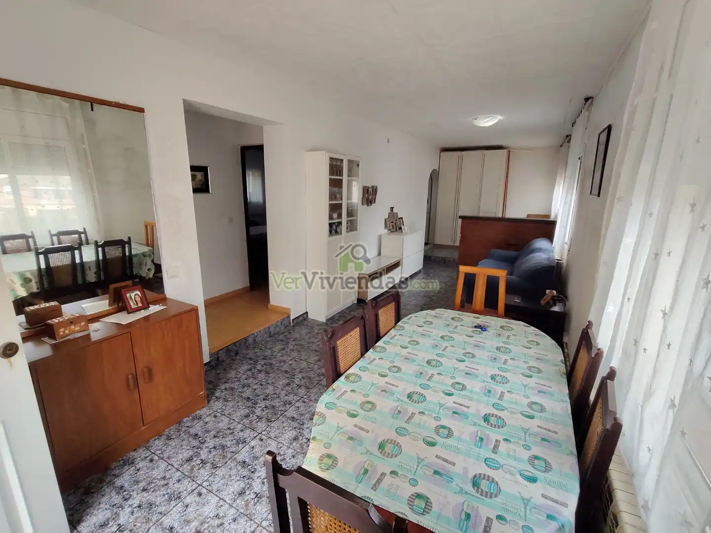 Sala d'estar de Casa o xalet en venda en Vallirana amb Calefacció, Jardí privat i Terrassa