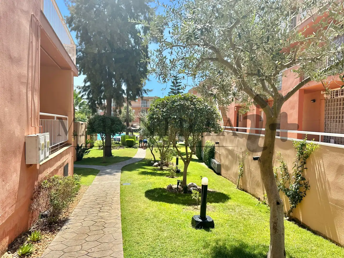 Jardín de Ático en venta en Islantilla con Terraza, Trastero y Piscina comunitaria