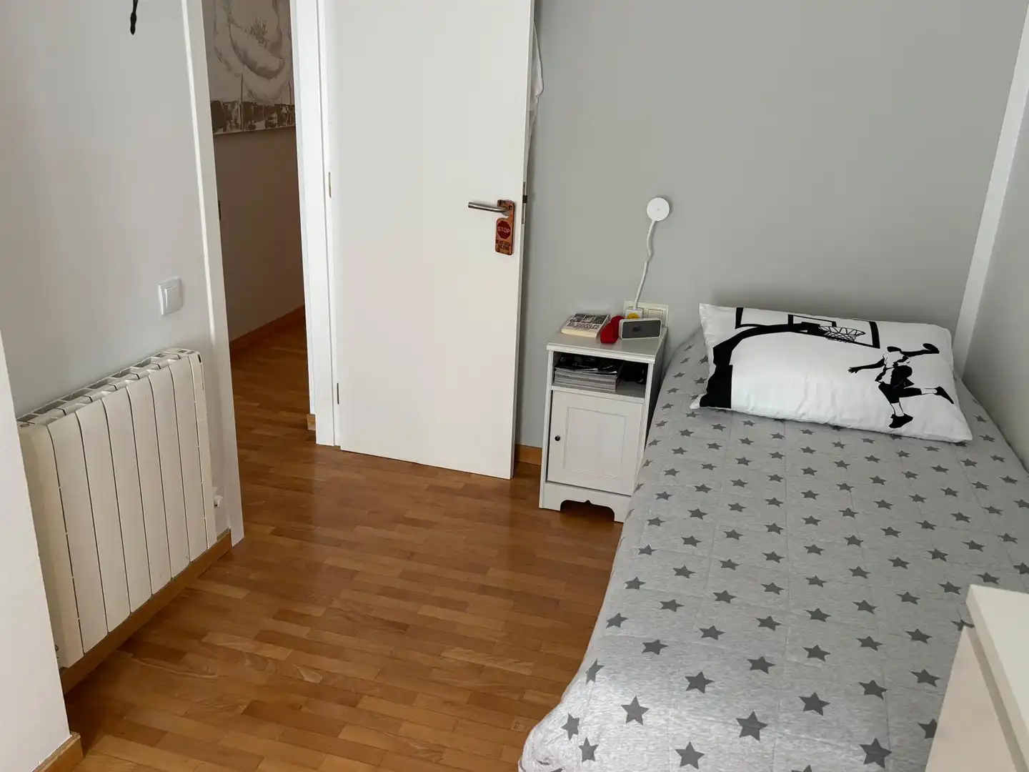 Schlafzimmer von Einfamilien-Reihenhaus zum Verkauf in Calella mit Klimaanlage, Heizung und Privatgarten