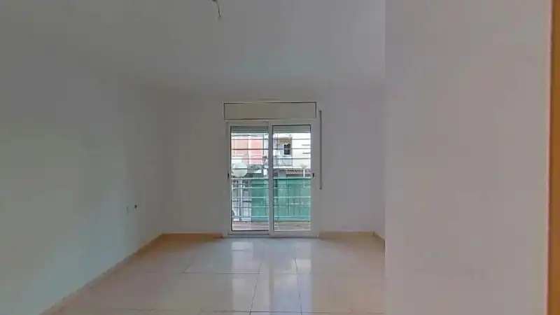 Badalona (Barcelona). "OKUPADO" (no se puede visitar ni hipotecar)., imatge 3