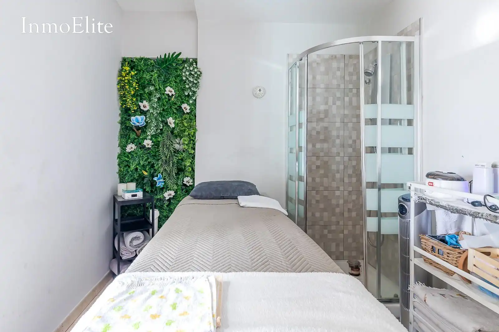 Habitación de Local en venta en Madrid con Aire acondicionado y Alarma