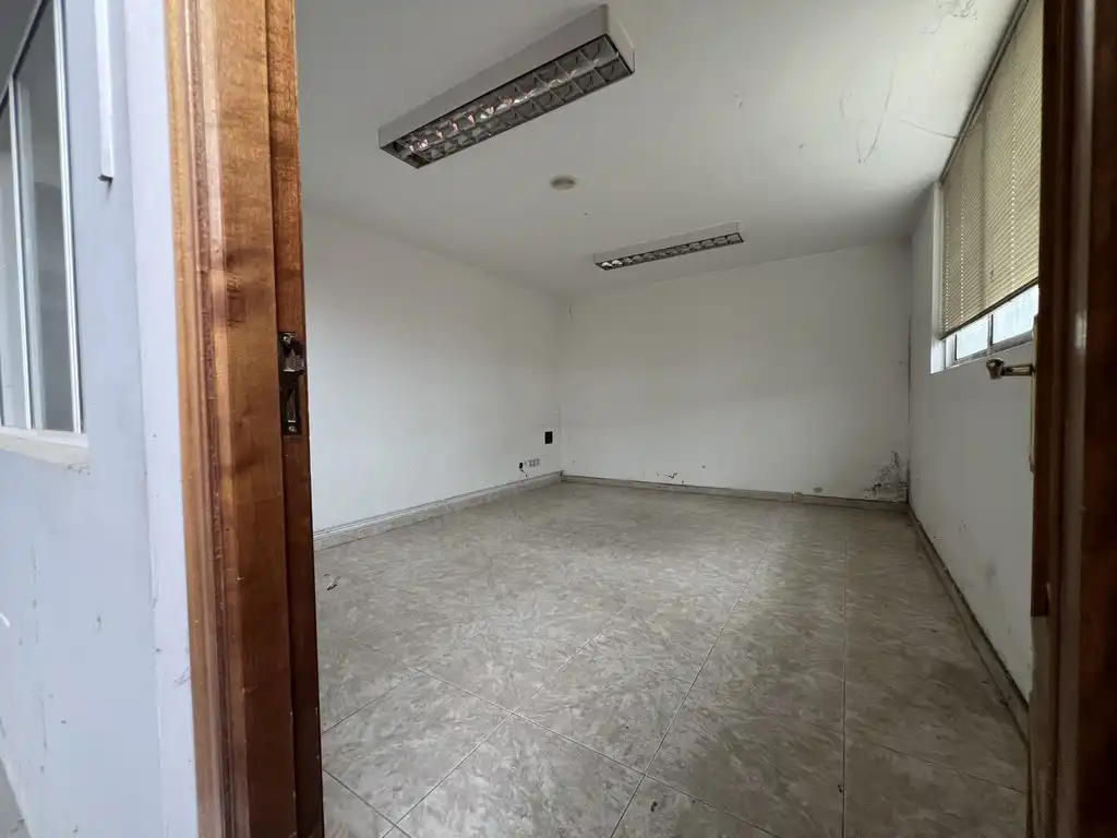 Industrial buildings for rent in Padrón