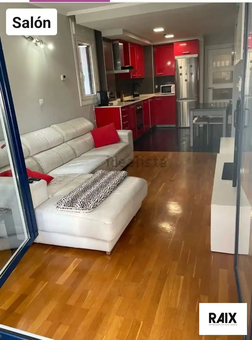 Sala d'estar de Pis en venda en Orio amb Terrassa, Traster i Moblat