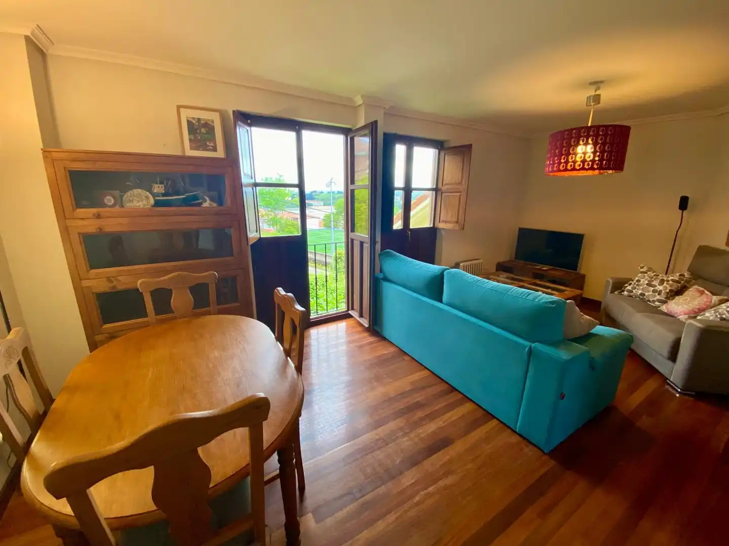 Living room of Flat for sale in San Vicente de la Barquera  with Heating, Parquet flooring and Furnished