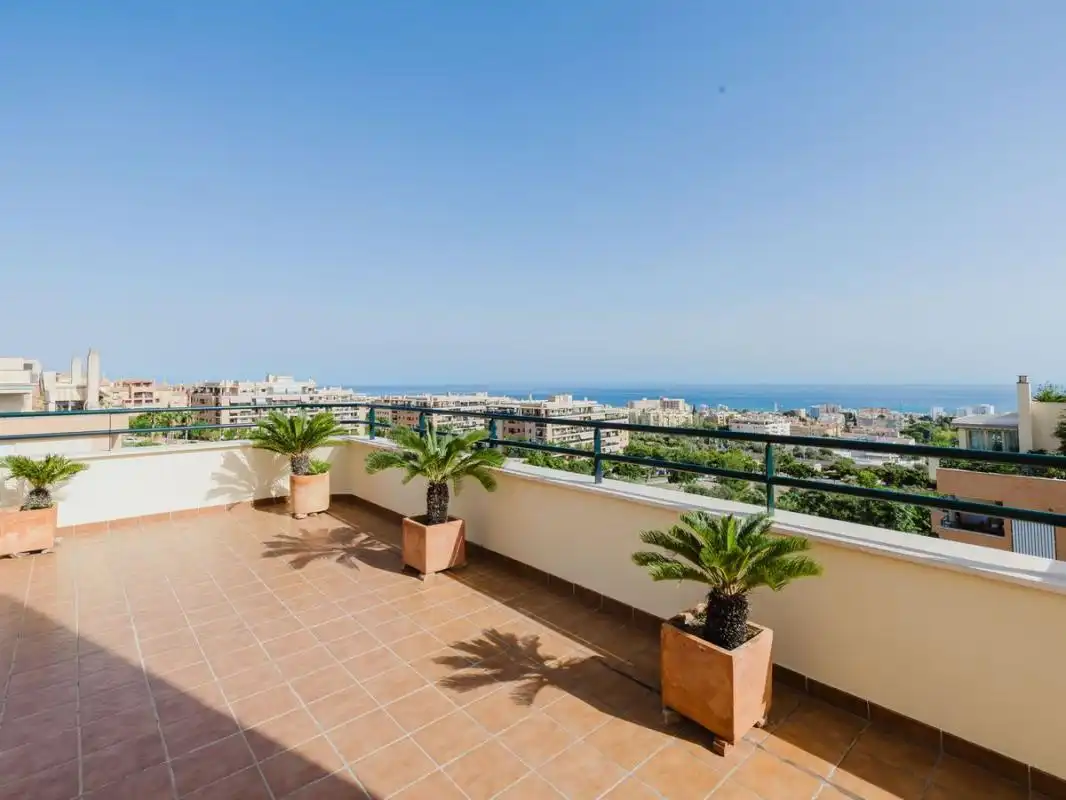 Penthouse with terrace for sale in Pje. Mendelssohn