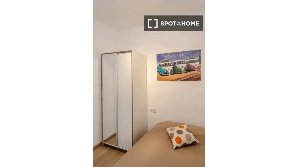 Habitación de Piso de alquiler en Barcelona con Aire acondicionado, Calefacción y Amueblado