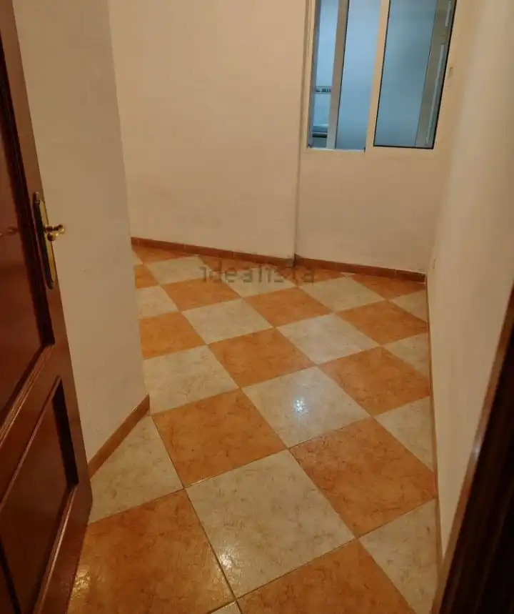 Dormitori de Pis en venda en Dos Hermanas amb Aire condicionat