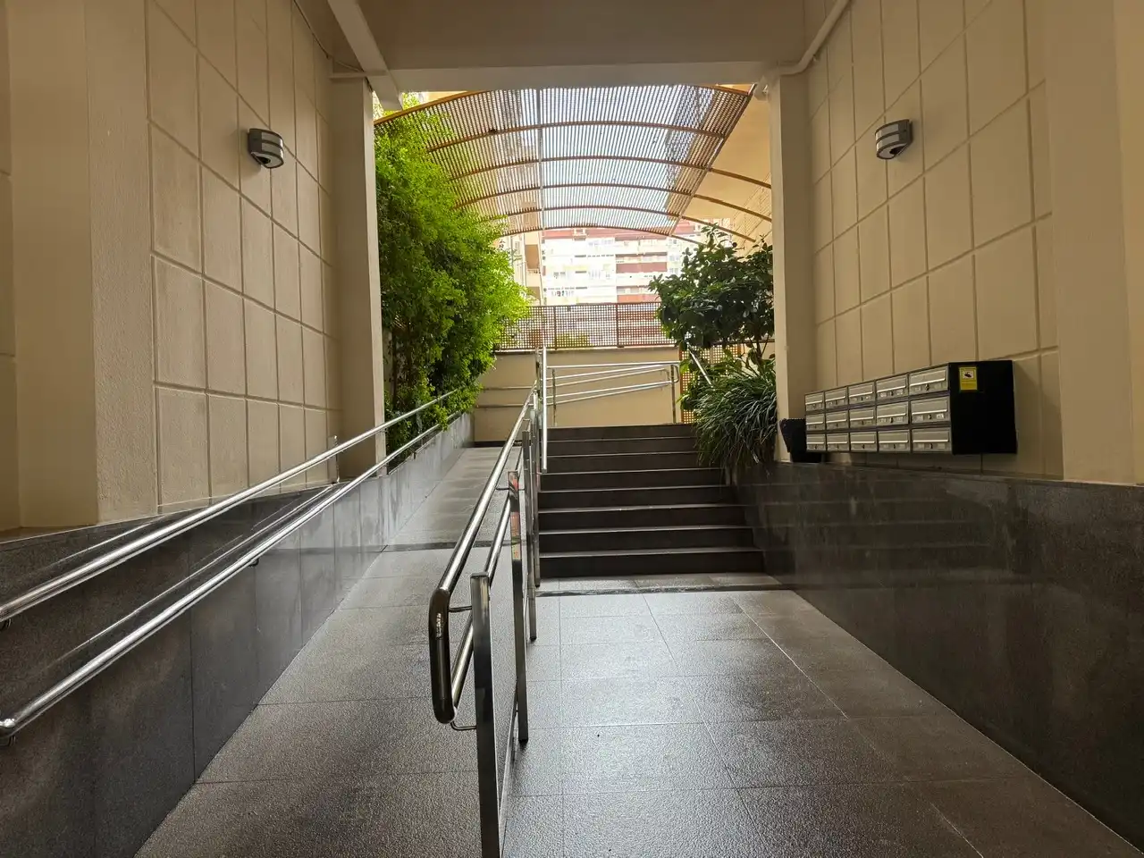 Piso con terraza en venta en Carrer de Vilamarí, imagen 50