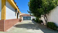 Vista exterior de Casa o xalet en venda en  Córdoba Capital amb Aire condicionat, Calefacció i Jardí privat