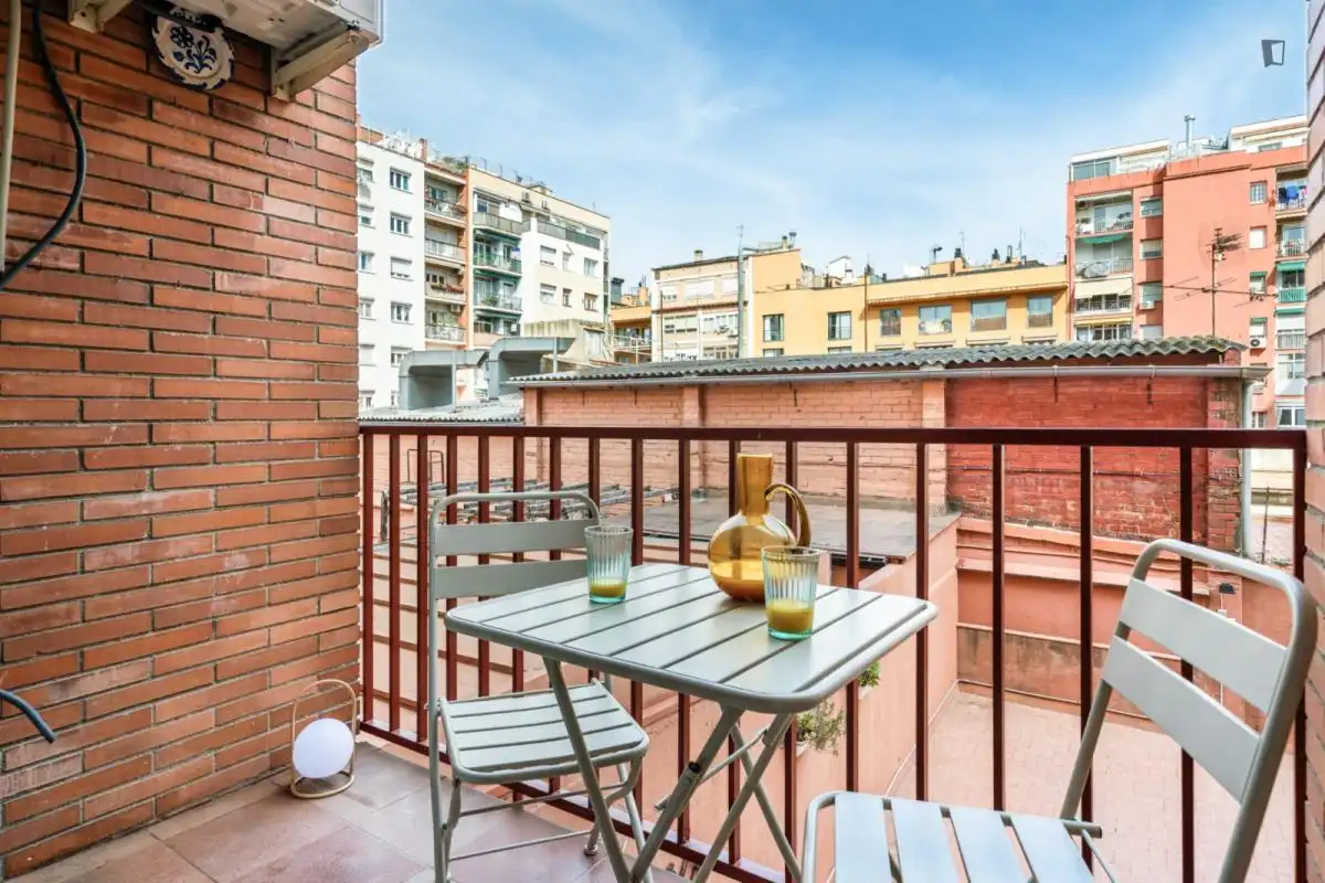 Terraza de Apartamento para compartir en Barcelona con Aire acondicionado, Calefacción y Amueblado