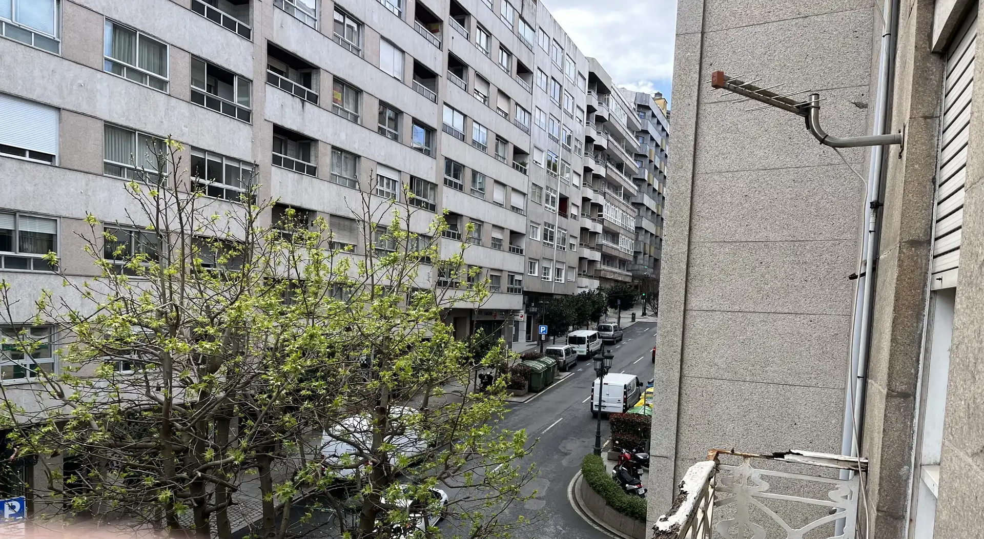 Vista exterior de Edificio en venta en Vigo 