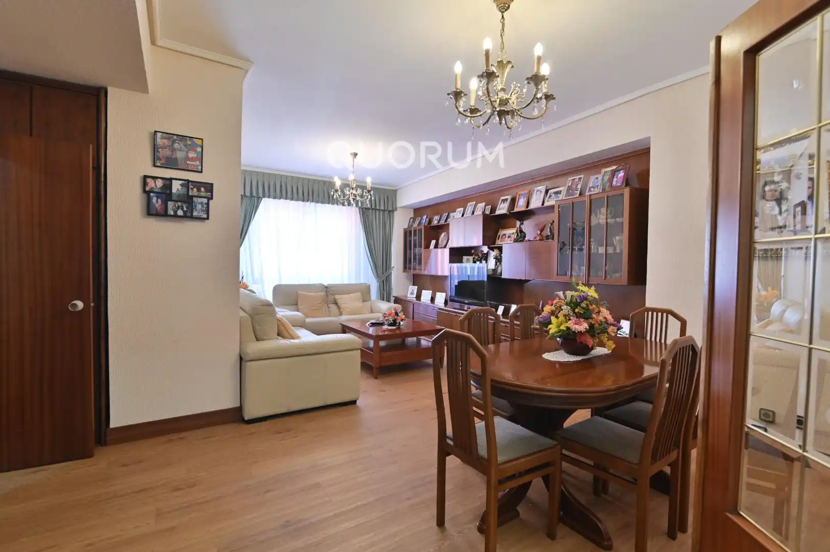 Sala de estar de Piso en venta en Bilbao  con Calefacción, Trastero y Amueblado