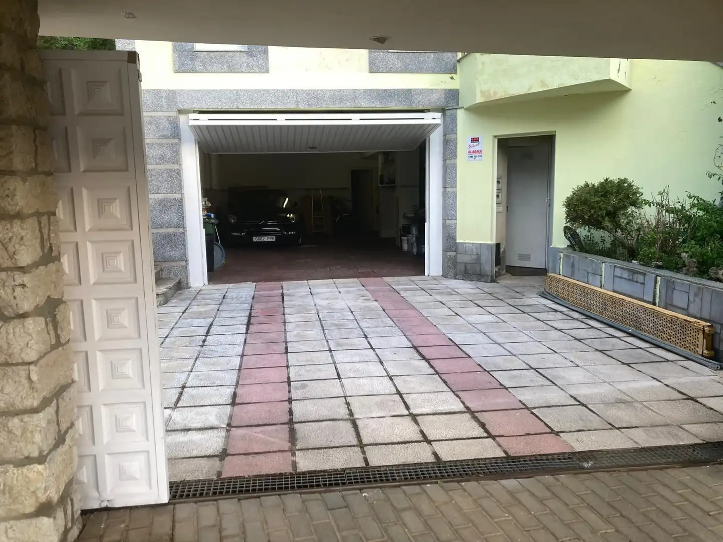 Parking de Casa o chalet en venta en Valdefresno con Calefacción, Jardín privado y Terraza
