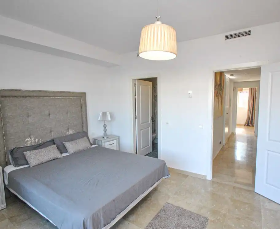 Piso con piscina en venta en Elviria - Cabopino, imagen 7