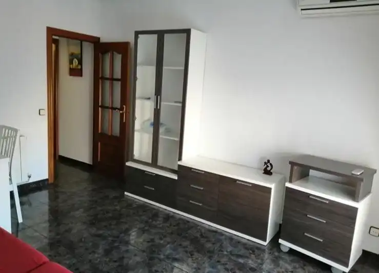 Sala d'estar de Pis en venda en Cerdanyola del Vallès amb Aire condicionat, Calefacció i Moblat