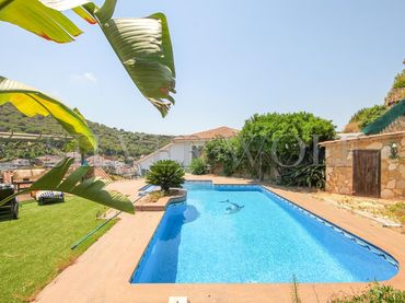 Haus mit Pool zum Verkauf in Carrer Segrià