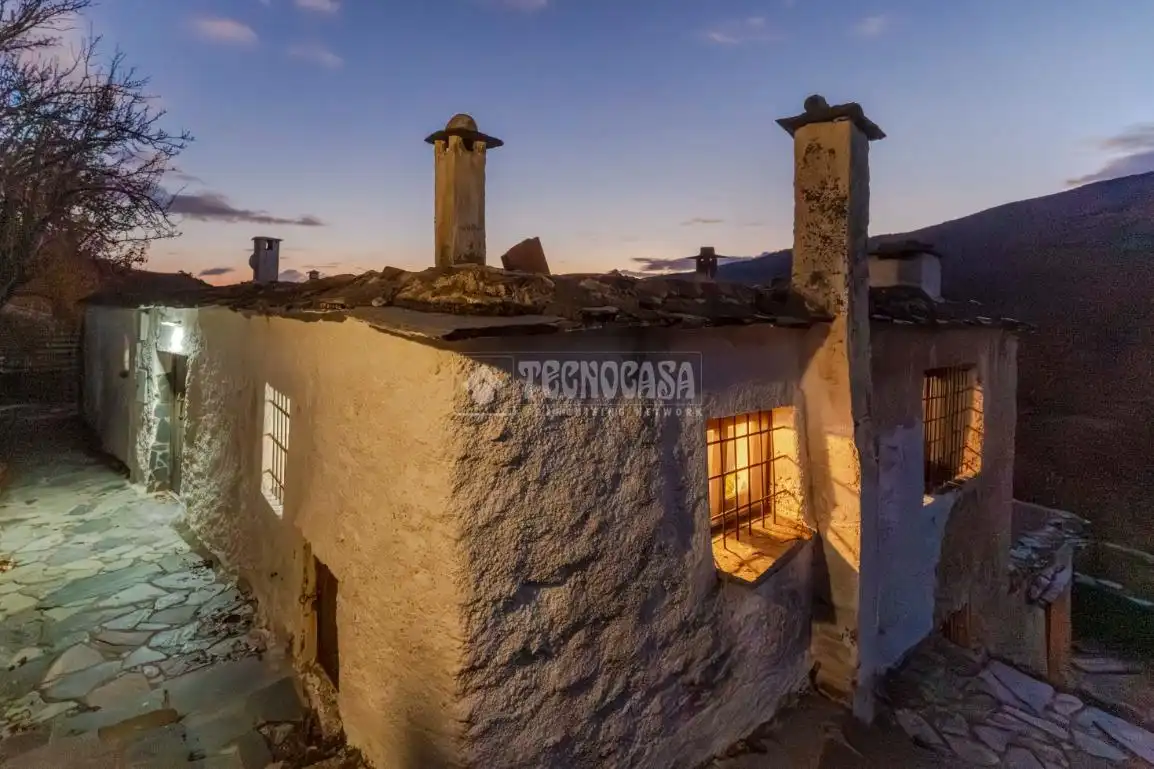Vista exterior de Finca rústica en venta en Capileira con Calefacción, Terraza y Balcón