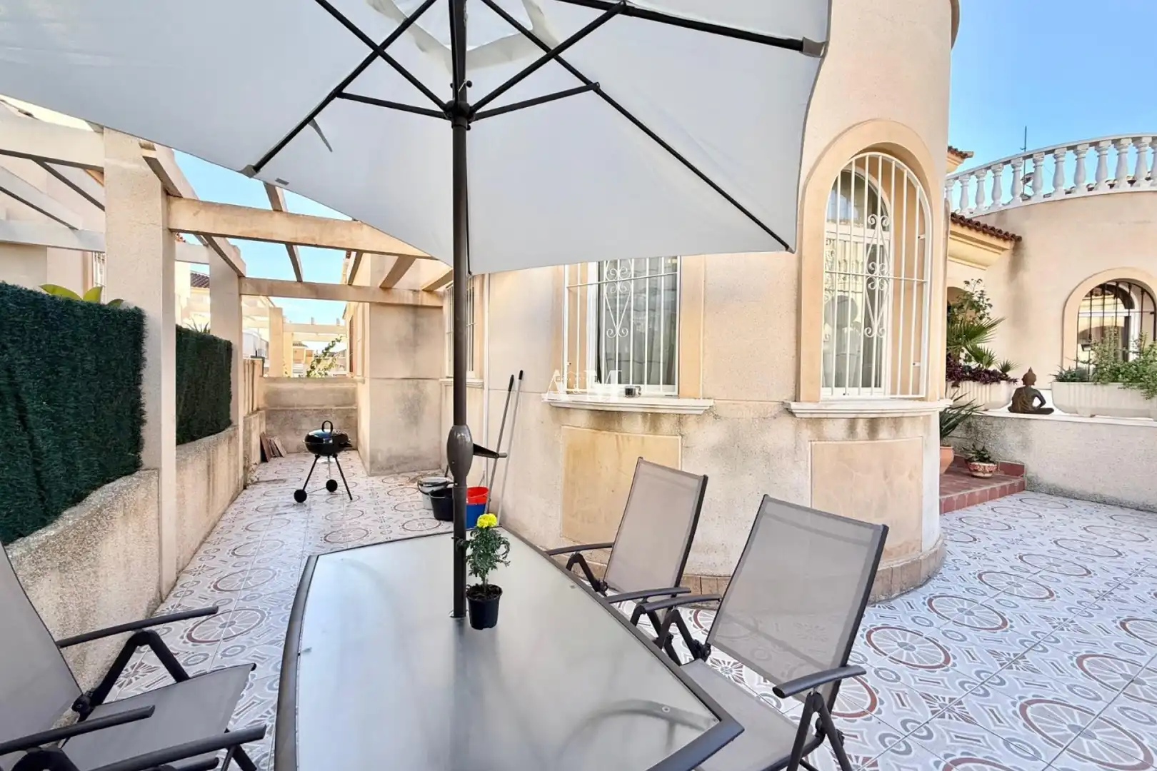 Terraza de Casa adosada de alquiler en Torrevieja con Aire acondicionado, Jardín privado y Terraza