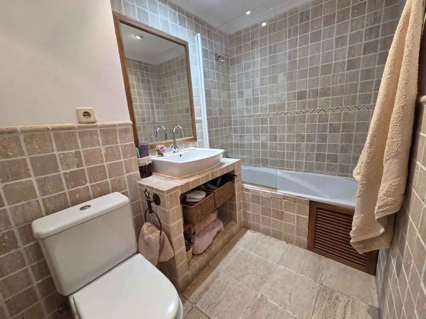 Bathroom of Flat for sale in Bilbao   with Heating and Balcony