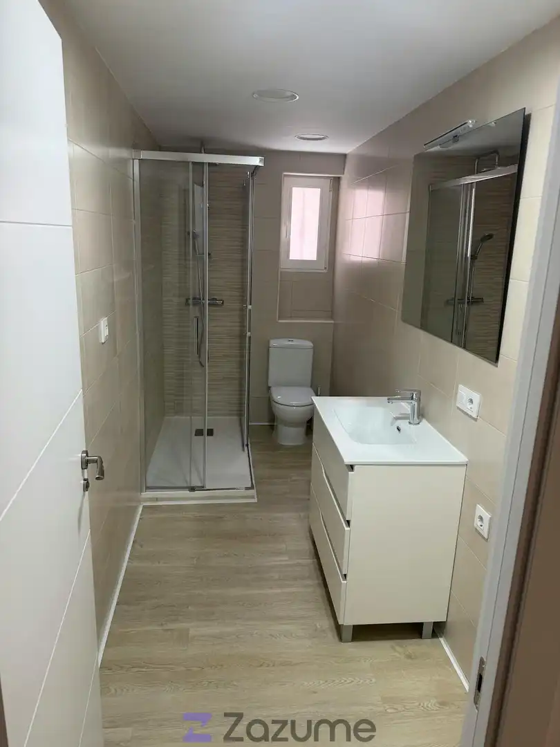 Baño de Piso de alquiler en Madrid con Aire acondicionado, Calefacción y Horno