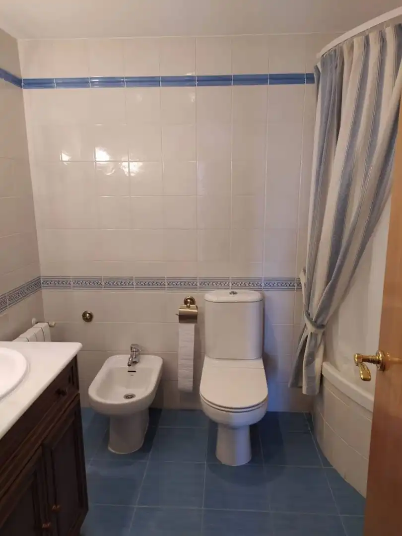 Baño de Piso de alquiler en Valencia con Aire acondicionado, Calefacción y Trastero