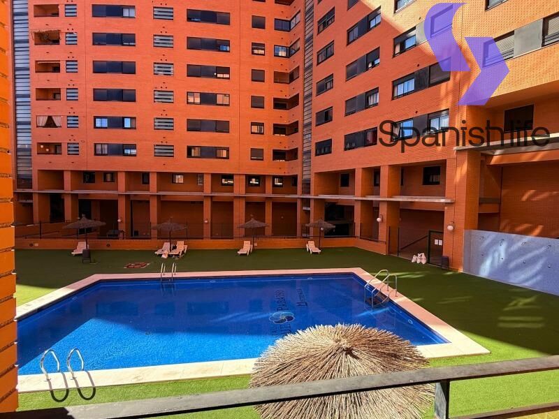 Piscina de Apartament en venda en Alicante / Alacant amb Terrassa i Piscina comunitària