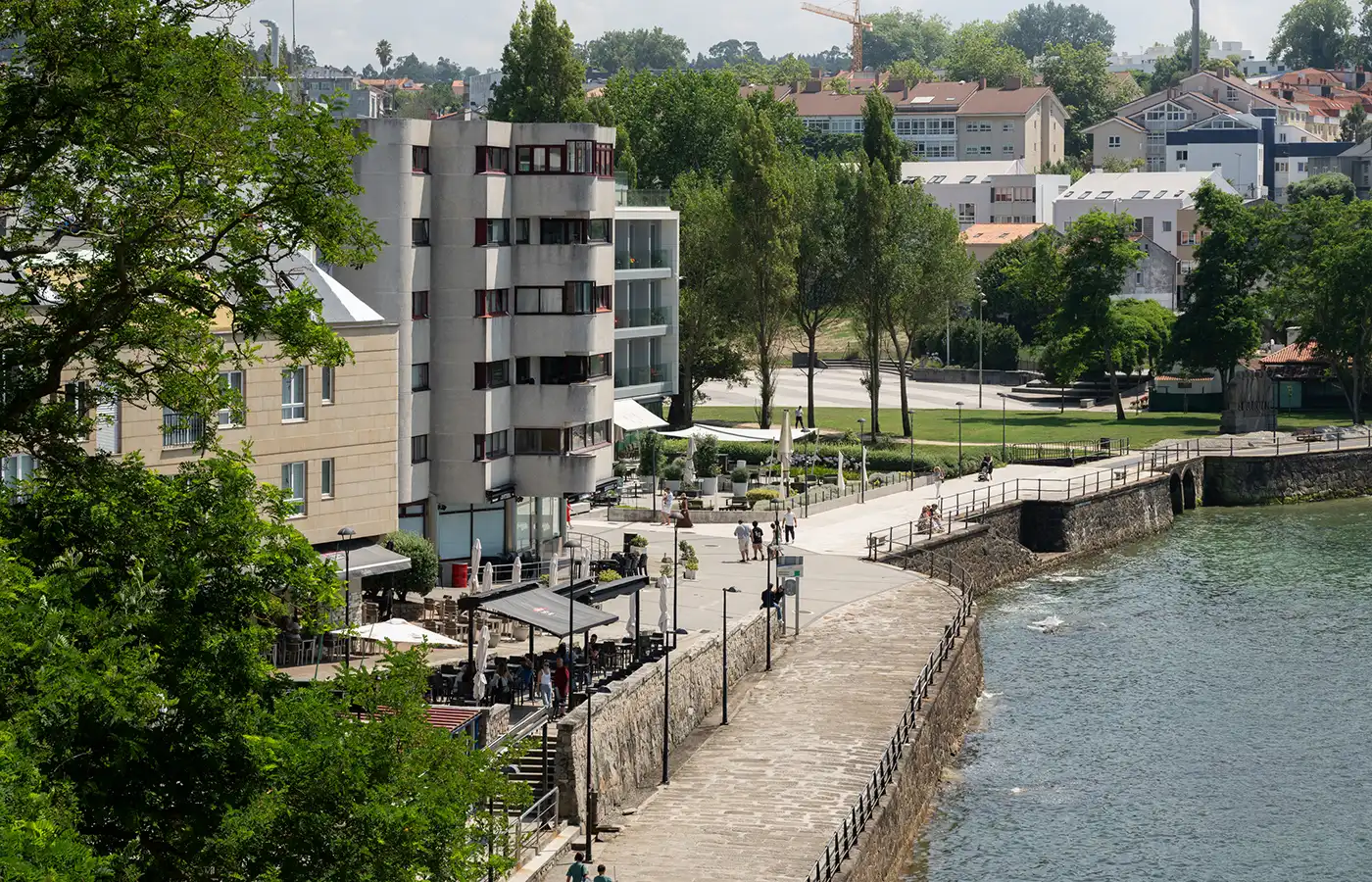 Wohnung zum Verkauf in Oleiros mit Terrasse, Abstellraum und Mikrowelle