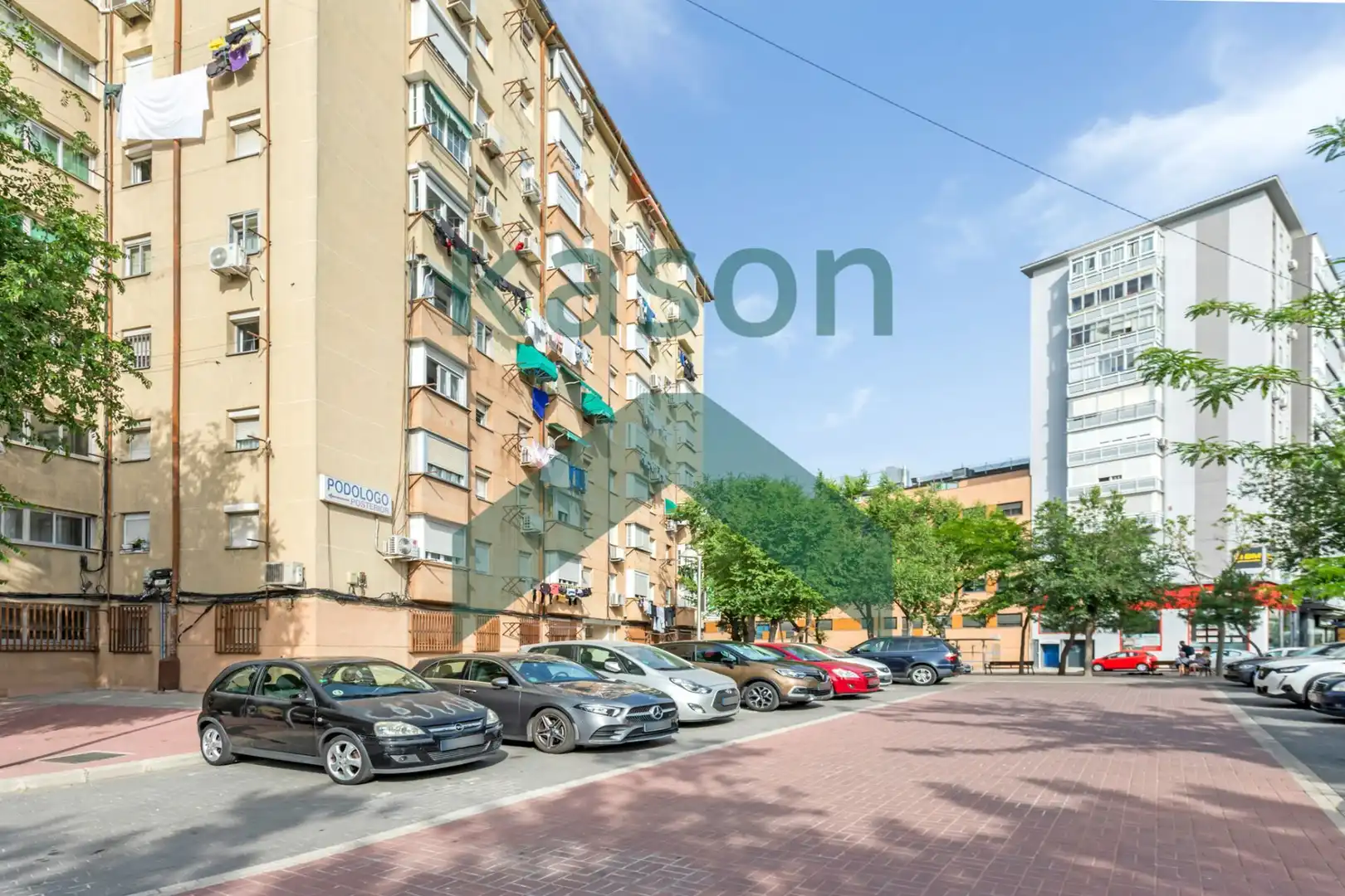 Vista exterior de Pis en venda en Madrid amb Calefacció