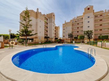 Apartament amb piscina en venda a Nueva Torrevieja - Aguas Nuevas