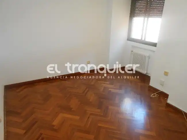 Dormitori de Pis de lloguer en Pozuelo de Alarcón amb Aire condicionat, Parquet i Terrassa