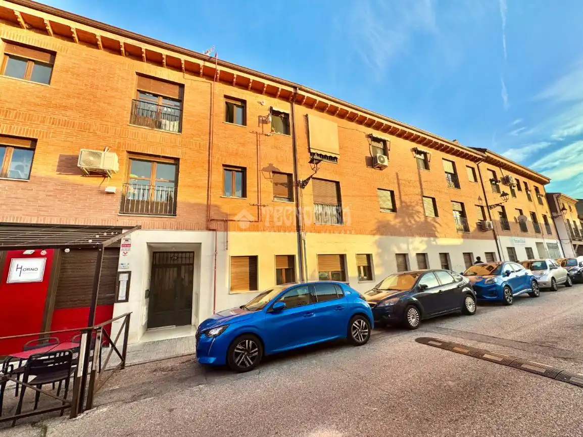 Vista exterior de Piso en venta en Yunquera de Henares con Calefacción