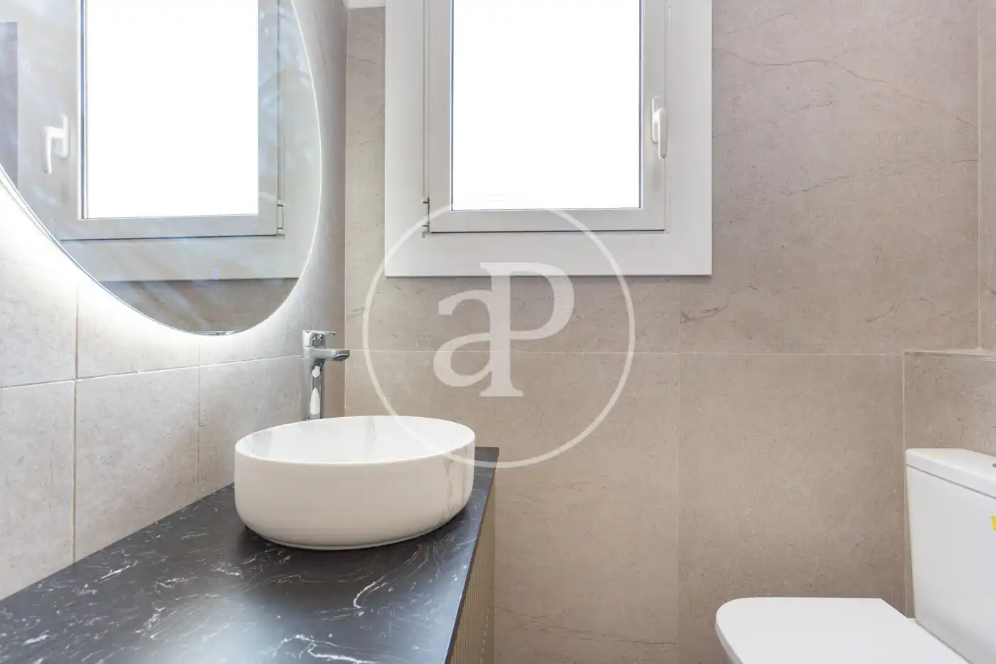 Bany de Pis en venda en Barcelona amb Aire condicionat i Calefacció