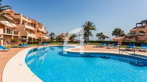 Foto 2 de Piso en venta en El Faro de Calaburra - Chaparral, Mijas