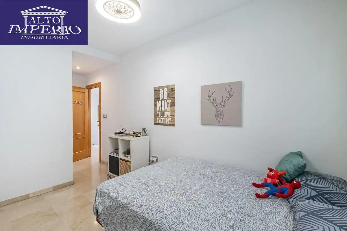 Habitación de Casa o chalet en venta en Granada con Calefacción y Terraza