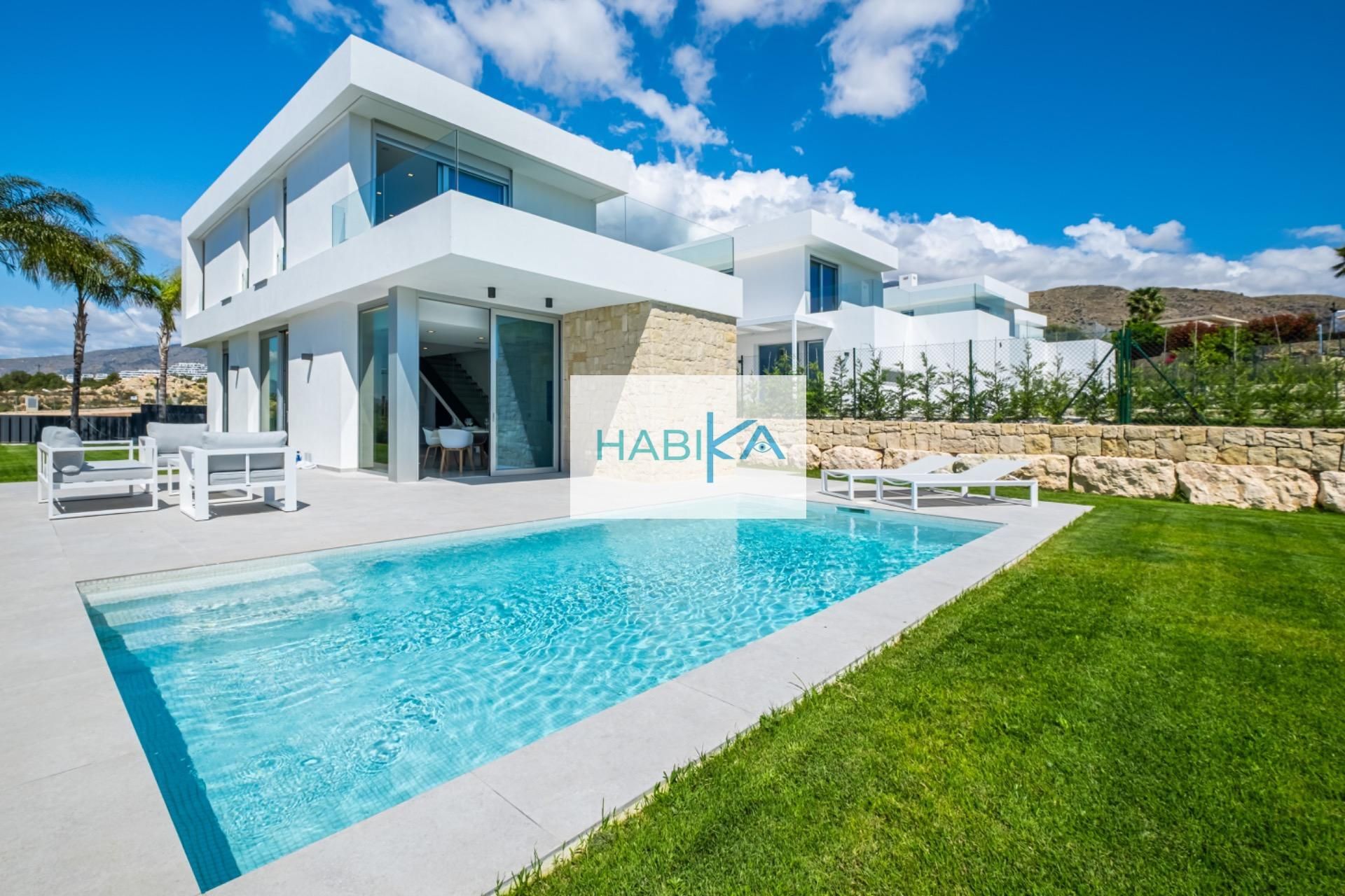 House or chalet for sale in Golf Bahía